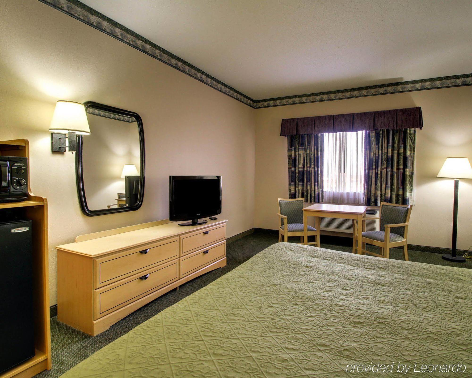 Quality Inn & Suites Pearl-Jackson Zewnętrze zdjęcie